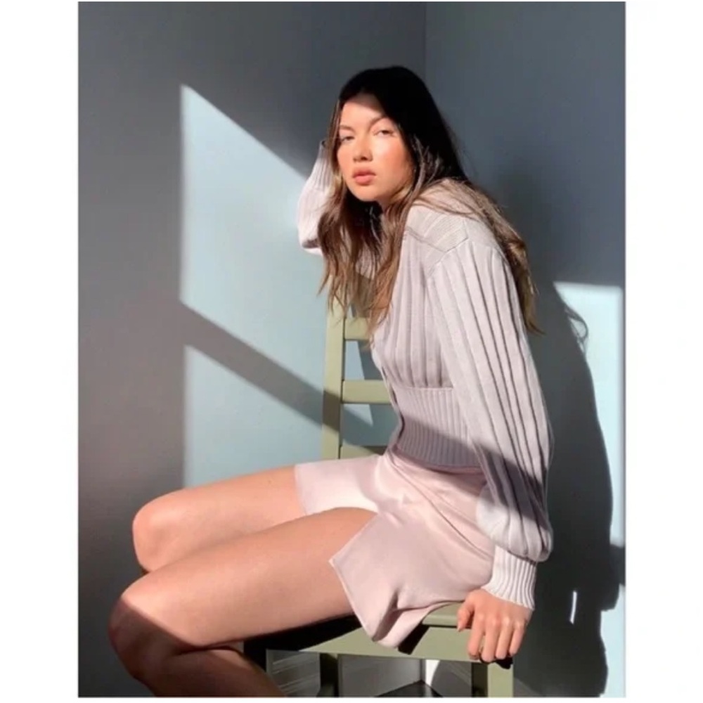 Aritzia Wilfred Muse Mini Satin Slit Skirt - Champagne - 10